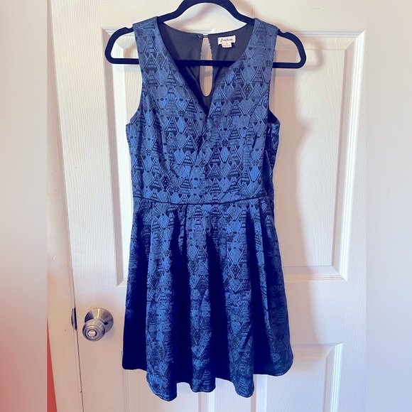 Love Riche Small mid length dress - Picture 1 of 4
